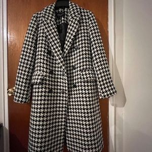 BCBG Phoenix Double- Breasted Houndstooth Wool Coat, XS, Black and White